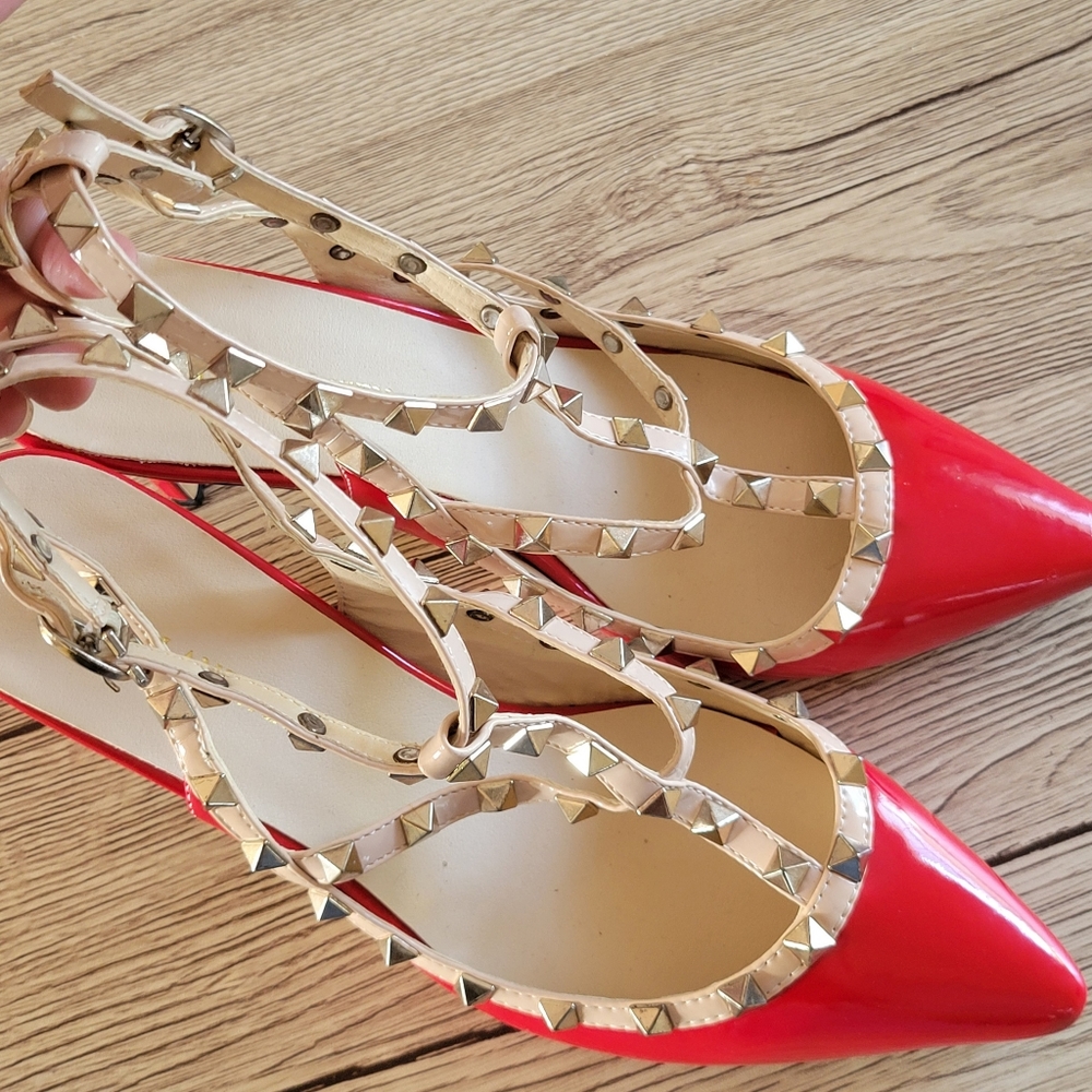 Loslandifen red studded heels size 41